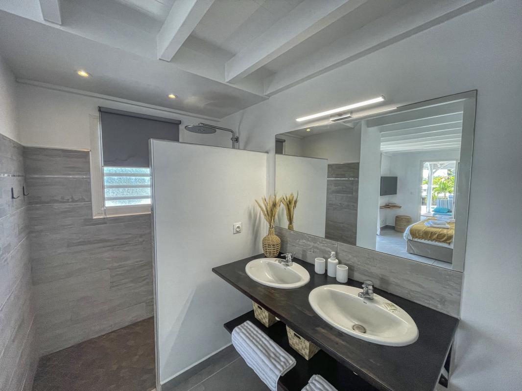 29.Location villa piscine vue mer Sainte Anne Guadeloupe_Chambre 2 Etage